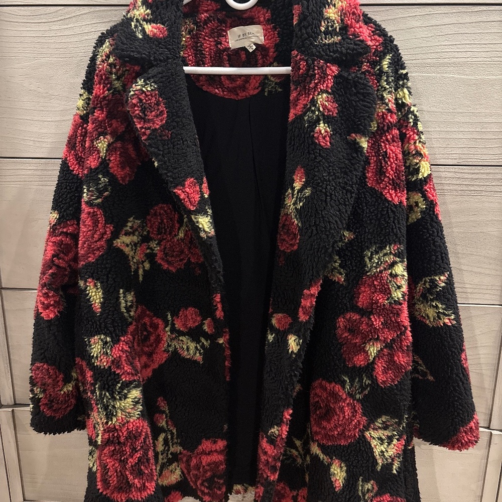 Fuzzy rosette coat